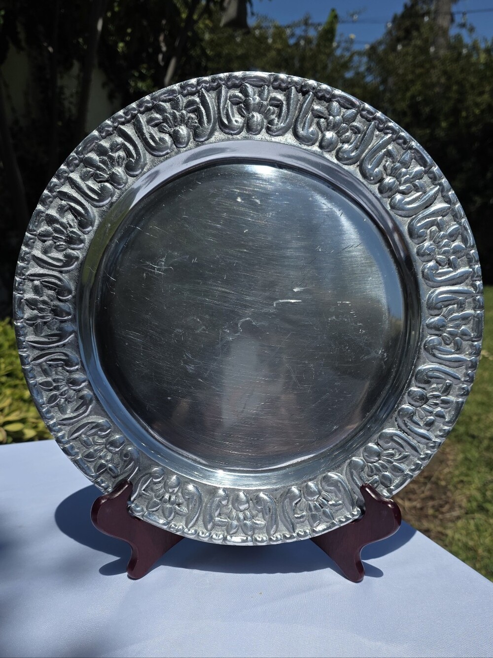 Silver Decorative Metal Charger Plate - Elegant Floral Rim